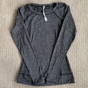 Lululemon Train Long Sleeves Shirt (Size: 4)